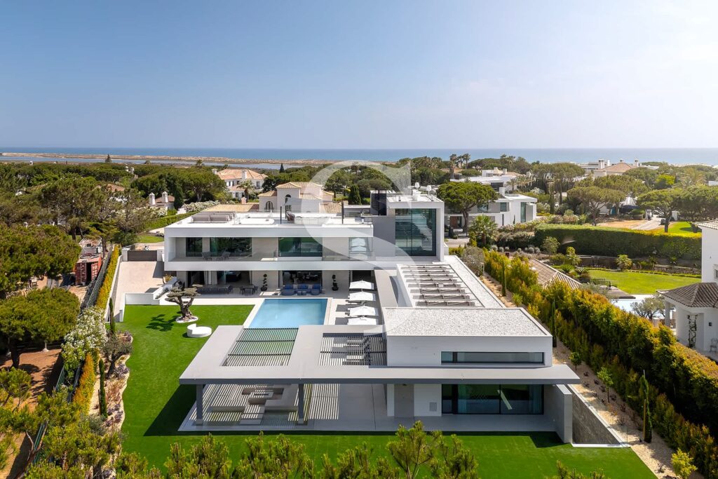 Villa-for-sale-in-Quinta do lago 8 bedroom villa serenity
